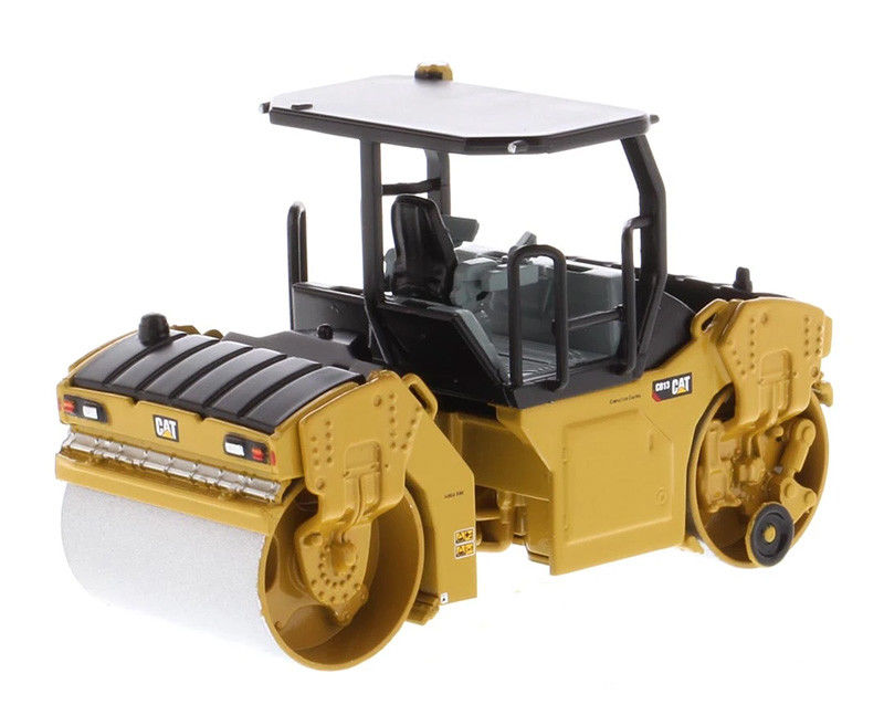 من 1 إلى 64 مقياسًا للطائرات المصنوعة من الغبار Caterpillar CB-13 Vibratory Roller Open Cab Model 85630