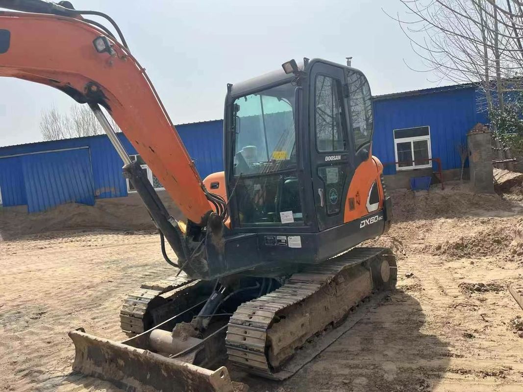 صيانة جيدة مستعملة 2020 دوسان DX60-9C حفر 6 طن لعمل المرافق المناظر الطبيعية