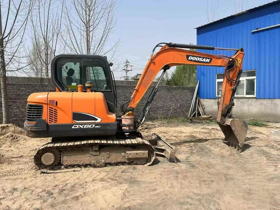 صيانة جيدة مستعملة 2020 دوسان DX60-9C حفر 6 طن لعمل المرافق المناظر الطبيعية