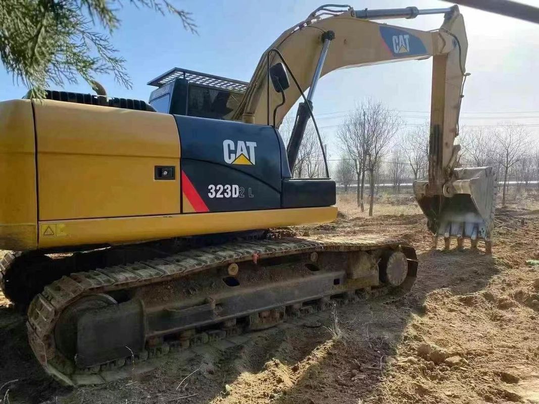 حفرة Caterpillar 323D مستعملة في حالة ممتازة جاهزة لعمل البناء الثقيل