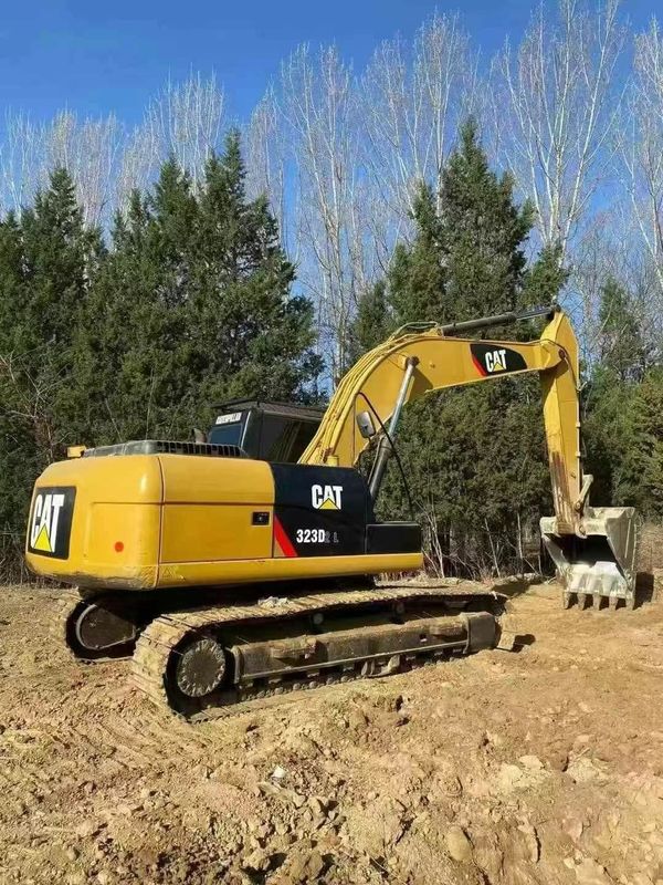 حفرة Caterpillar 323D مستعملة في حالة ممتازة جاهزة لعمل البناء الثقيل