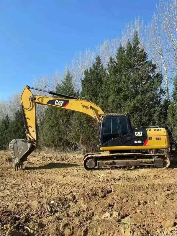 حفرة Caterpillar 323D مستعملة في حالة ممتازة جاهزة لعمل البناء الثقيل