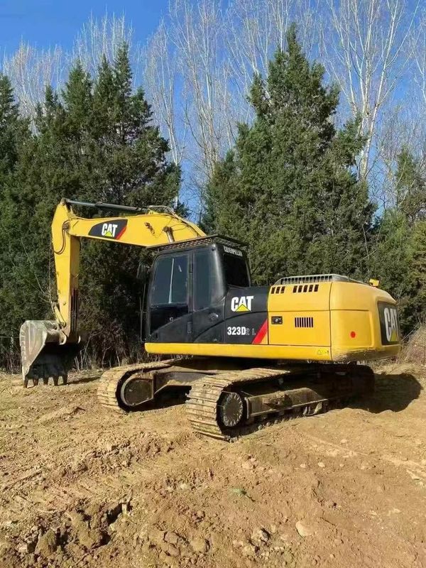 حفرة Caterpillar 323D مستعملة في حالة ممتازة جاهزة لعمل البناء الثقيل