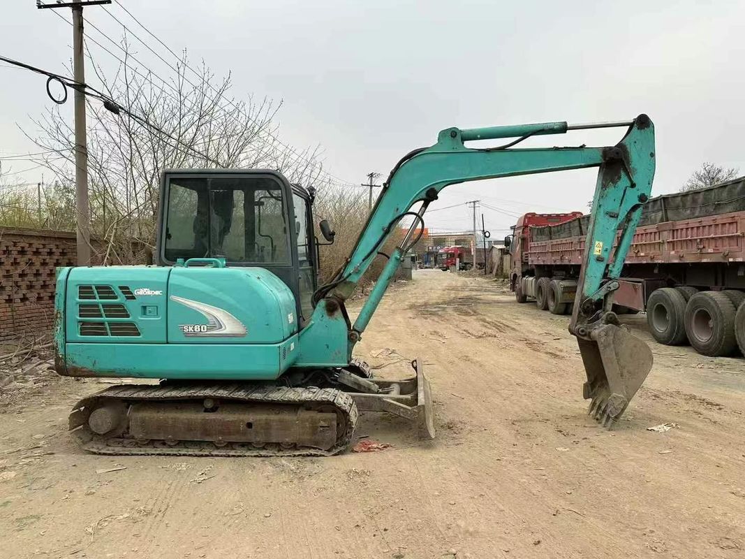 كوبيلكو SK60-8 حفرة مستعملة في حالة جيدة