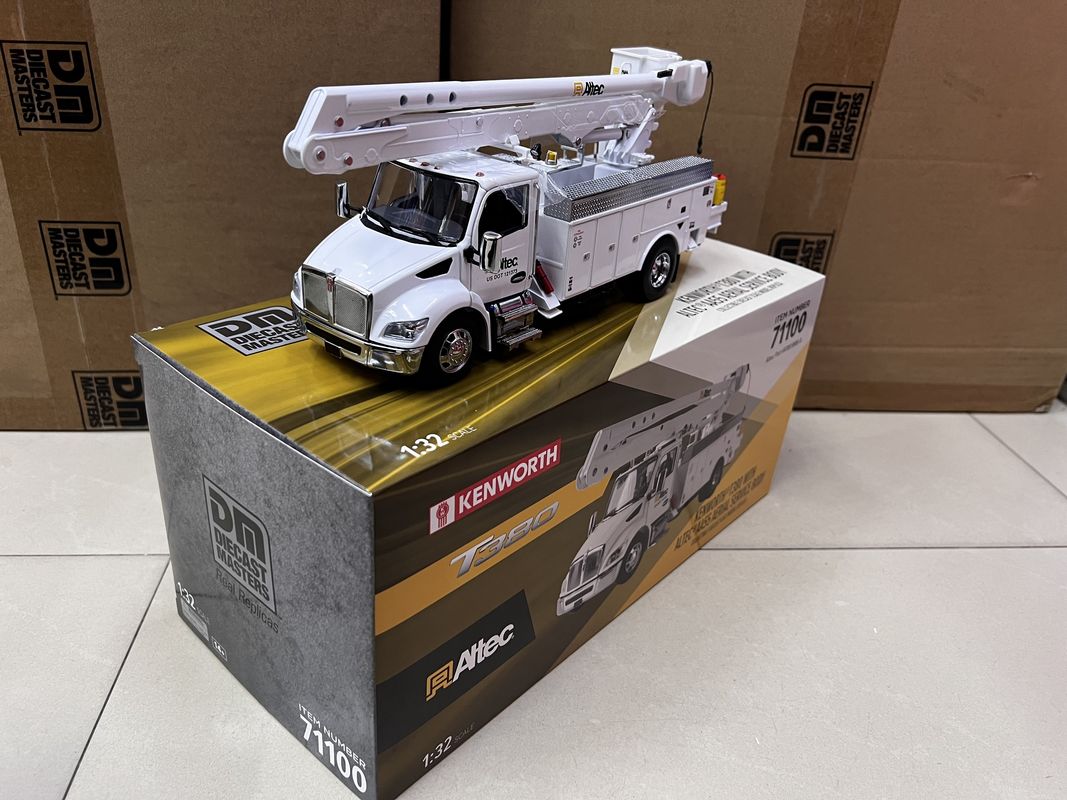 DM 1/32 Kenworth T380 منصة عمل جوية شاحنة سبيكة مركبة بناء نموذج 71100