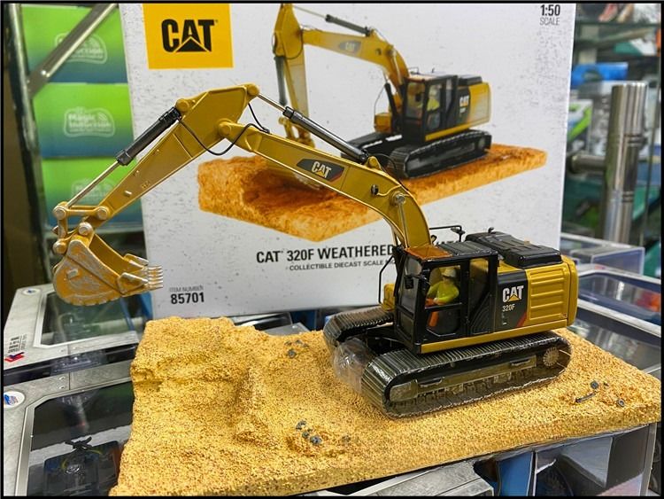 Diecast Masters DM 85701 Caterpillar 320F حفارة هيدروليكية 1:50 نموذج هندسي مصبوب