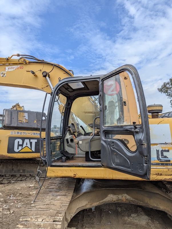 حفارة زحافة هيدروليكية من طراز Liugong 922E مستعملة، فئة 22 طن، بعزم دوران مرتفع وصيانة جيدة للأعمال الإنشائية الثقيلة