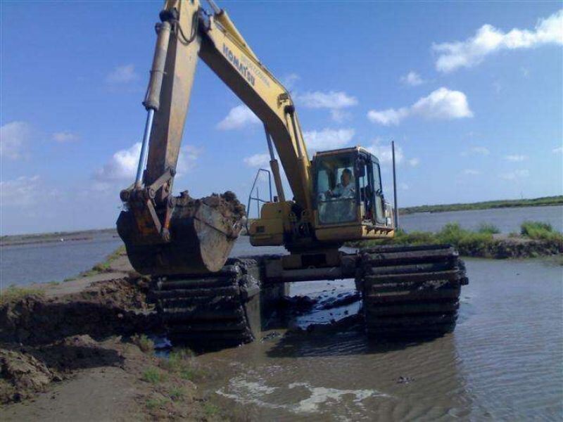 سلسلة أحذية مسار العوامة المخصصة للحفارات البرمائية لـ SY135 320D مورد محرك المشي الهيدروليكي