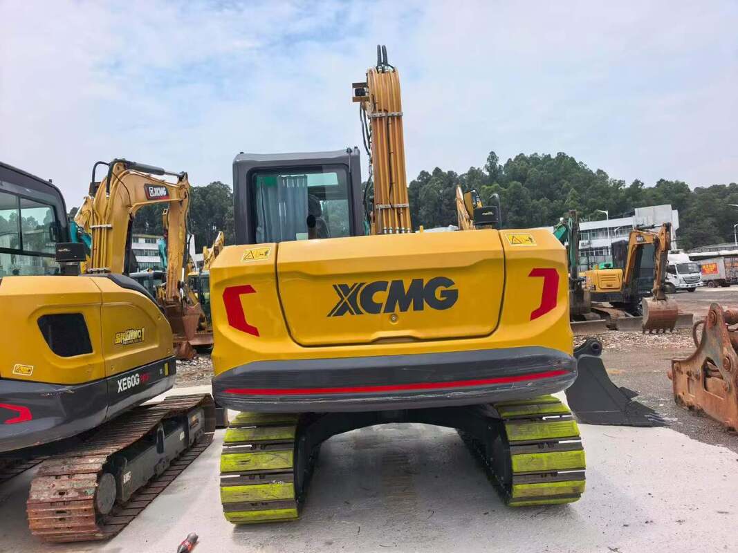 98 ٪ الحفارة الجديدة XCMG XE75G مع علبة المطاط حذاء مسار مع الدرع الهيدروليكي