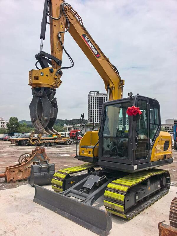 98 ٪ الحفارة الجديدة XCMG XE75G مع علبة المطاط حذاء مسار مع الدرع الهيدروليكي