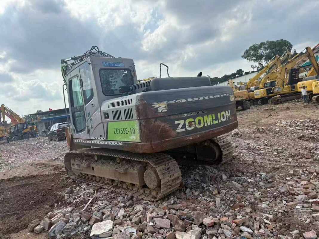 الكراولر المستعمل 13 طن الحفرة زومليون ZE135G/E-10 2020year آلة للبيع